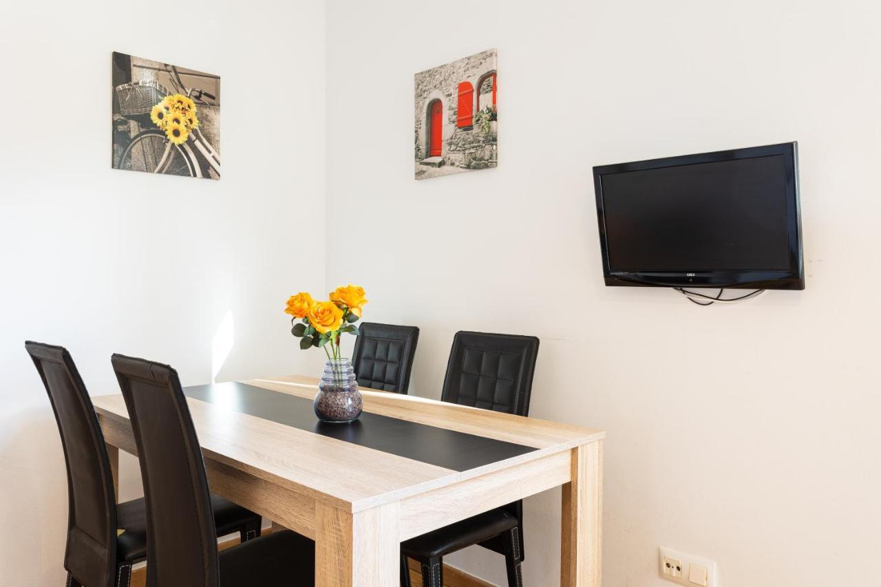 Holidays2Malaga Cruz Verde City Center With Aircon & Wifi Bagian luar foto